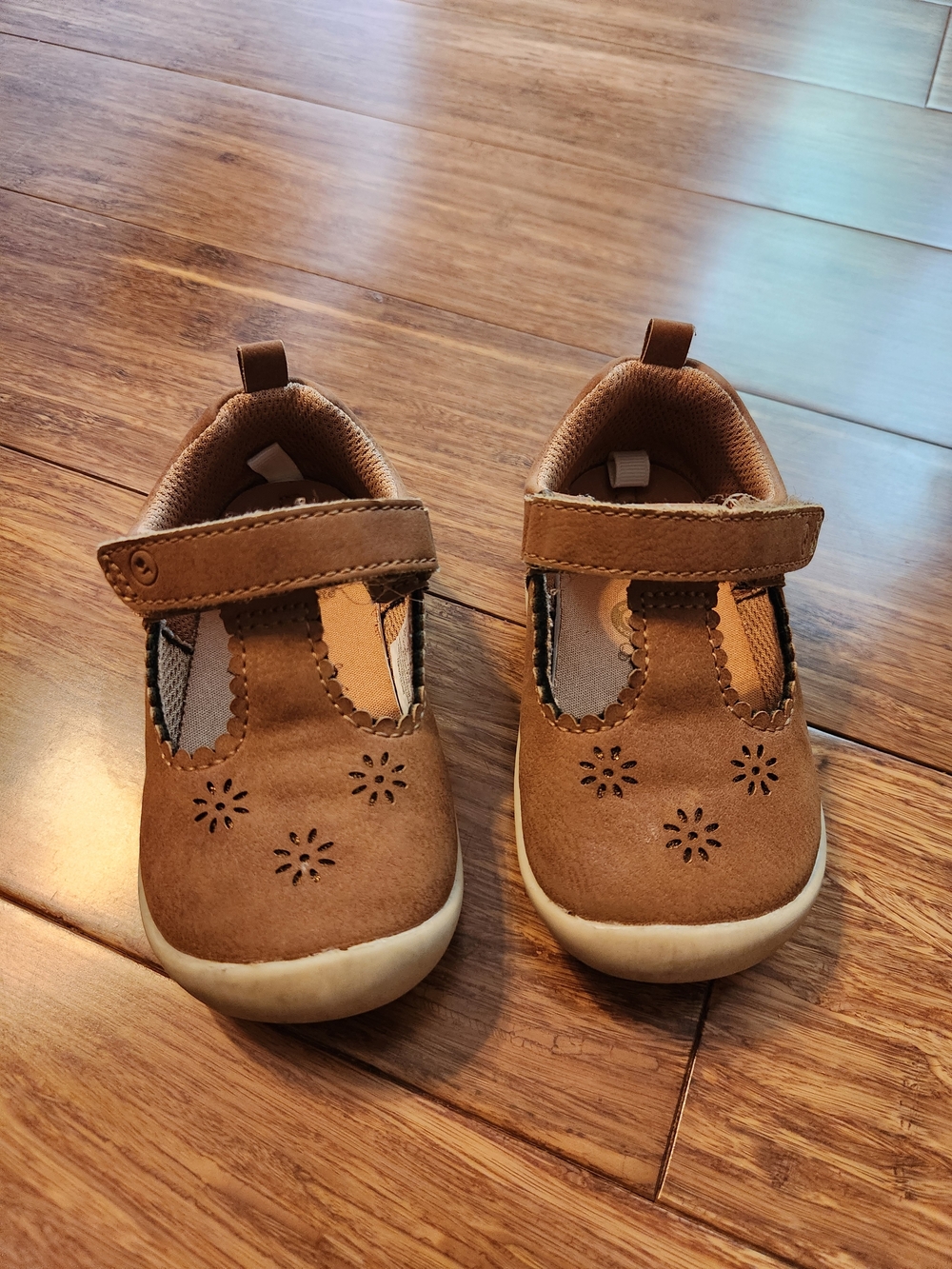 Stride Rite Girls Brown Mary Jane Sandal Shoes with Hook-and-Loop Strap, 6